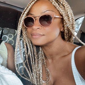 Meet your Posher, Miriam